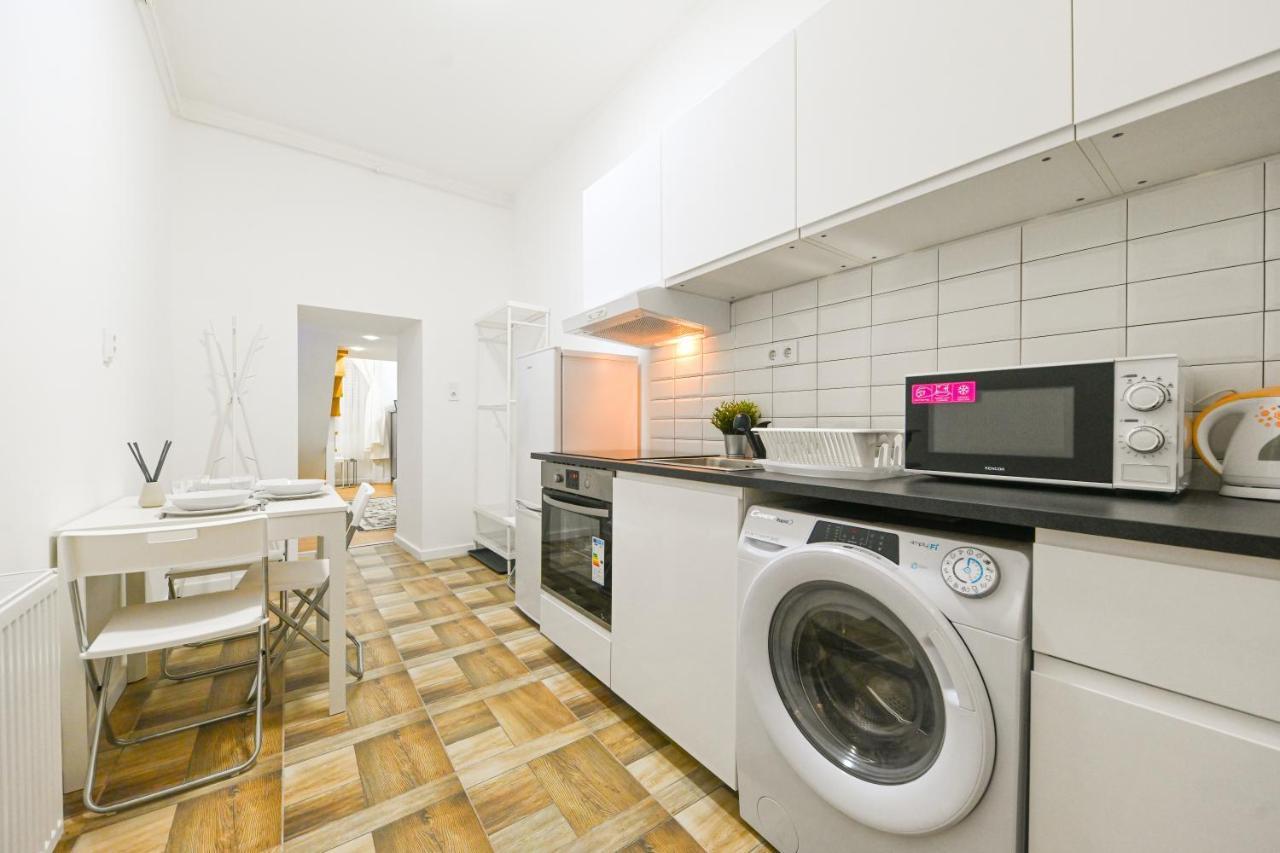 Charming Apartment In Damjanich Str., Lucas Budapest Extérieur photo